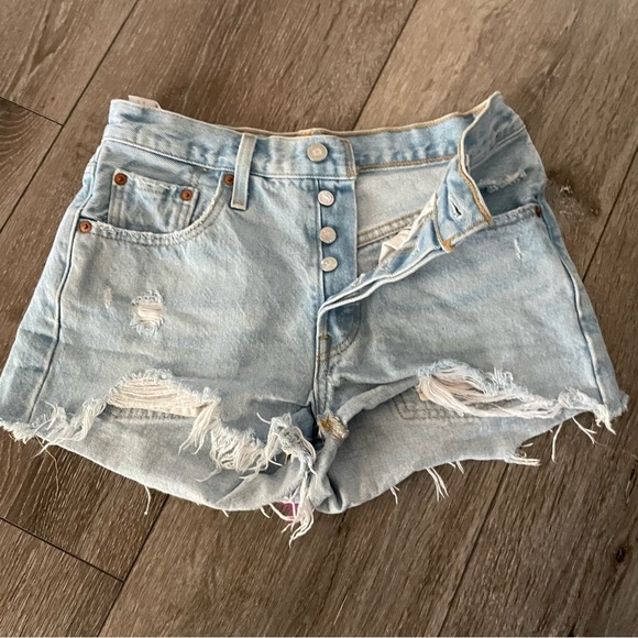 Levi's® Premium 501® Original Fit High Rise Cut off Jean shorts Size 25 - Picture 3 of 10